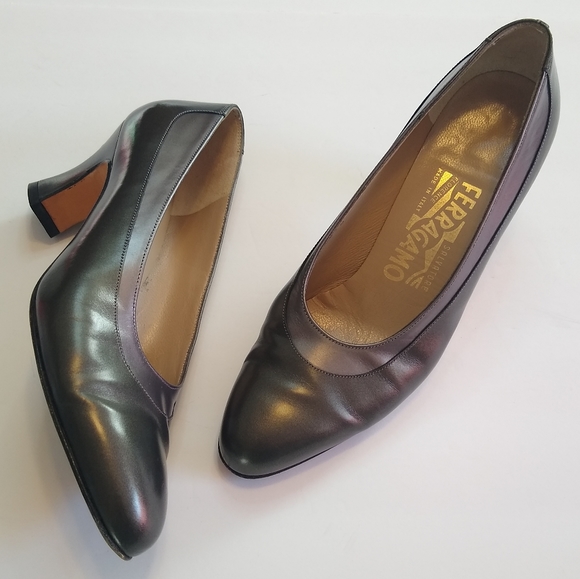 Vintage Ferragamo gray leather pumps - Picture 1 of 11